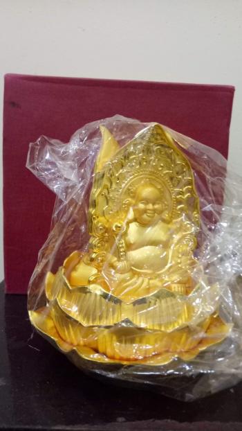 Tượng phật trong xe